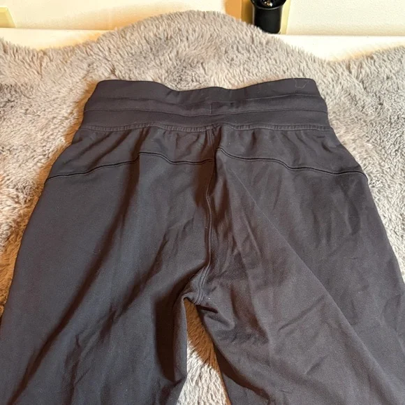 lululemon athletica Black Joggers Size 0 - Picture 3 of 6
